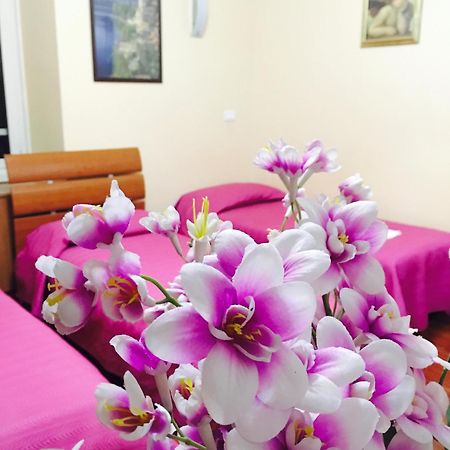 Zhihua Guest House Rome Exterior photo
