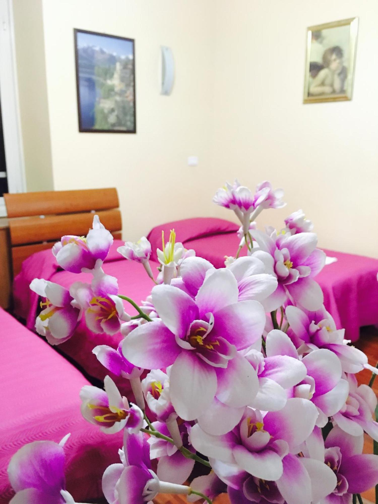 Zhihua Guest House Rome Exterior photo