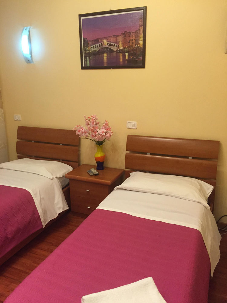 Zhihua Guest House Rome Exterior photo