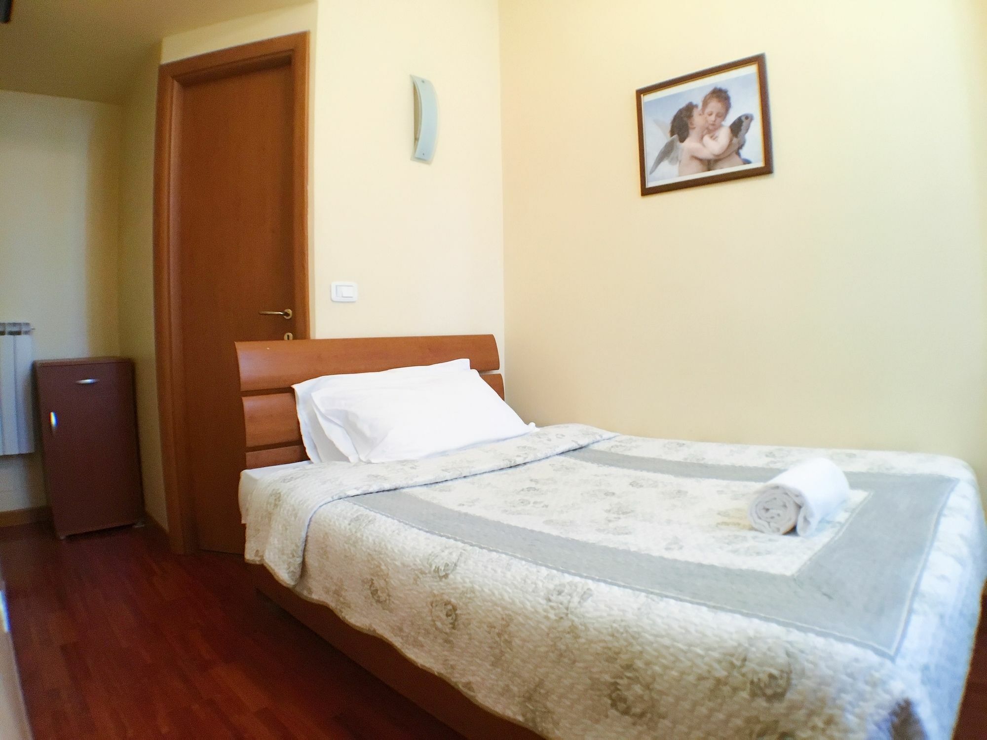 Zhihua Guest House Rome Exterior photo