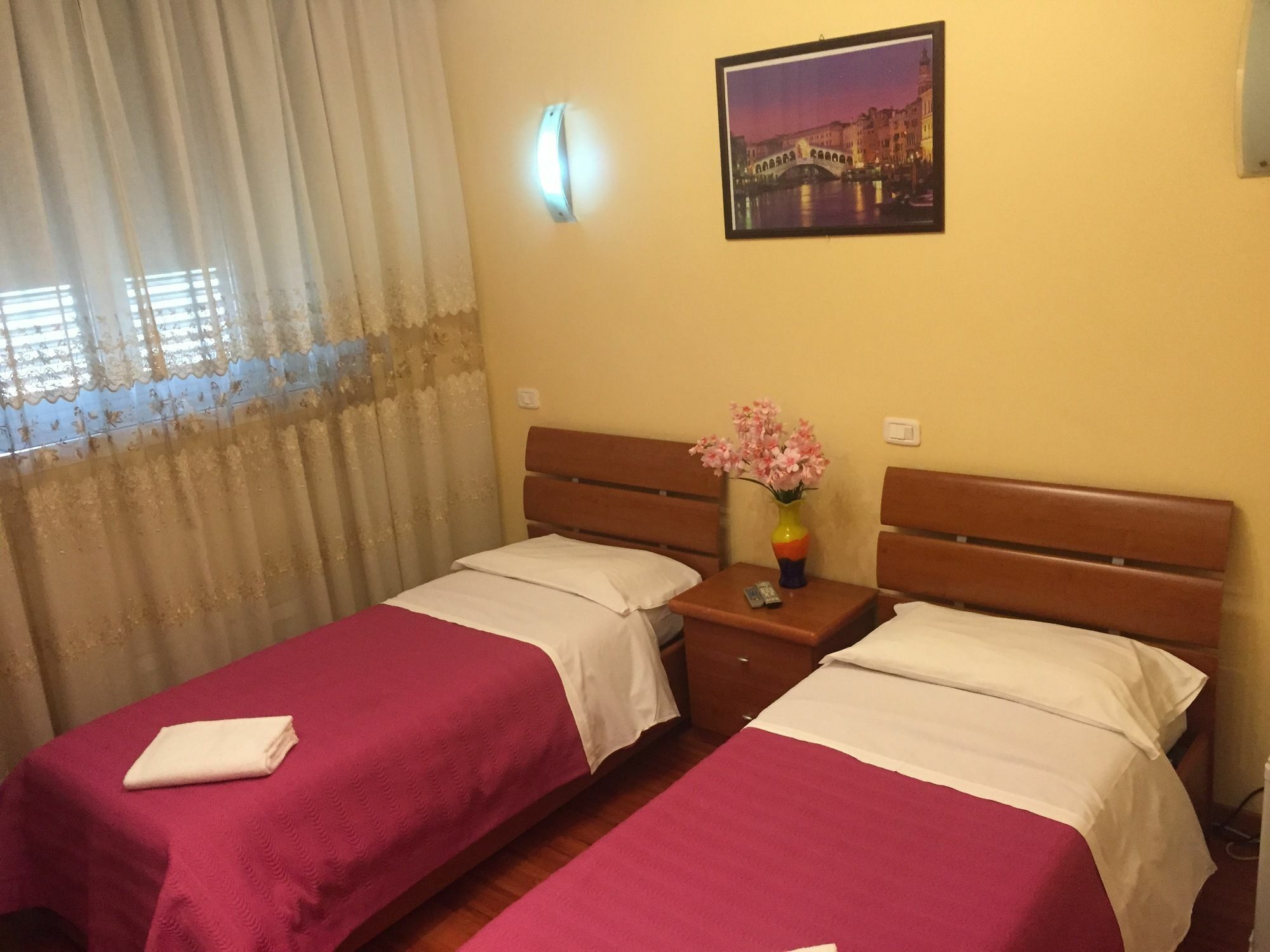 Zhihua Guest House Rome Exterior photo